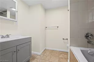 874 Wilmot St, Akron, OH 44306 - Photo 13