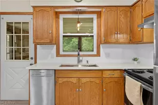 2134 Plymouth Dr, Uniontown, OH 44685 - Photo 23