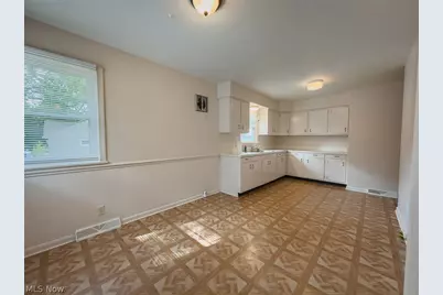 890 Independence Avenue, Akron, OH 44310 - Photo 7