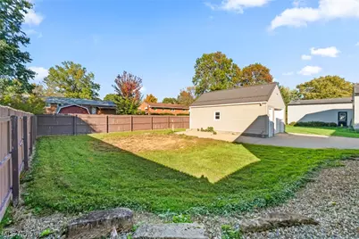 1427 E Broad, Louisville, OH 44641 - Photo 31