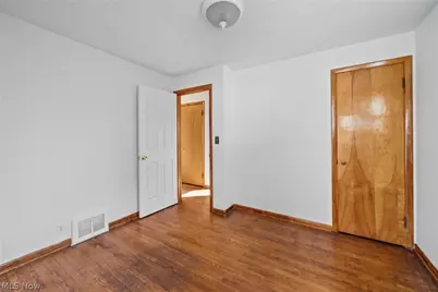 1427 E Broad, Louisville, OH 44641 - Photo 21
