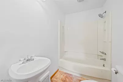 1427 E Broad, Louisville, OH 44641 - Photo 15