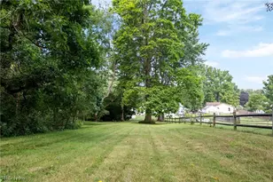 2607 Berry Rd, Akron, OH 44320 - Photo 29