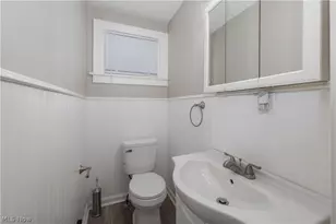 366 Palm Ave, Akron, OH 44301 - Photo 11