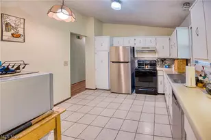 321 Perry Rd, Tallmadge, OH 44278 - Photo 9