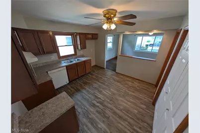 322 Pasadena Avenue, Elyria, OH 44035 - Photo 5