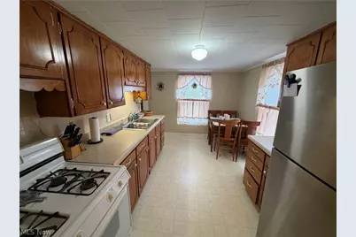 475 E Bell Avenue, McConnelsville, OH 43756 - Photo 11