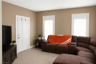 318 N Pardee St, Wadsworth, OH 44281 - Photo 3