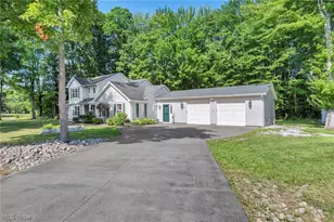 2049 N Park Ln, Roaming Shores, OH 44084 - Photo 3