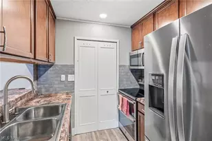 2547 Royal County Down, Uniontown, OH 44685 - Photo 15