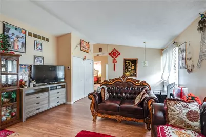 1637 Vicgross Avenue, Akron, OH 44310 - Photo 5