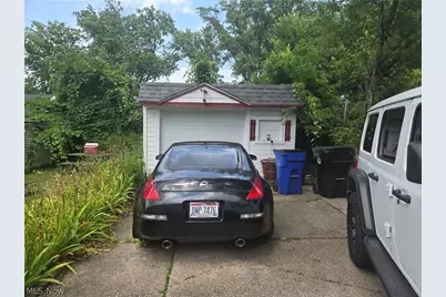17425 Glendale Avenue, Loveland, OH 44128 - Photo 3