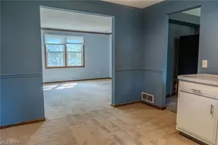 203 Albany Dr NW, Canton, OH 44708 - Photo 21