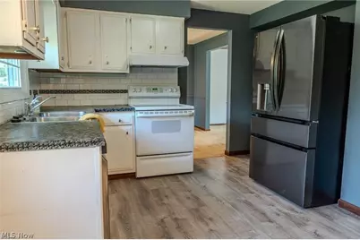 203 Albany Drive NW, Canton, OH 44708 - Photo 17