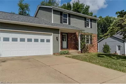 203 Albany Drive NW, Canton, OH 44708 - Photo 3