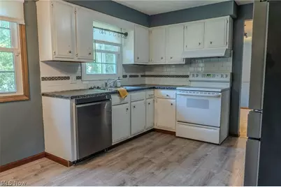 203 Albany Drive NW, Canton, OH 44708 - Photo 17