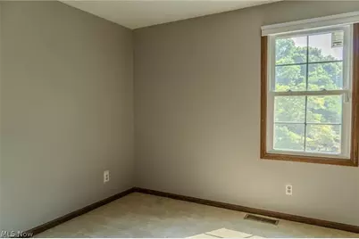 203 Albany Drive NW, Canton, OH 44708 - Photo 31