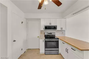 805 Tollis Pkwy, Grandview Heights, OH 44147 - Photo 11