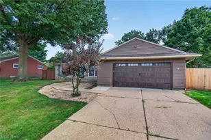 3321 Meadowwood St NW, Massillon, OH 44646 - Photo 3