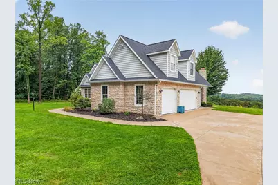 1029 Baird Avenue SE, Paris, OH 44669 - Photo 3