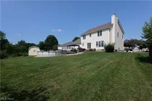 5295 Sycamore Hill Dr, New Middletown, OH 44442 - Photo 3