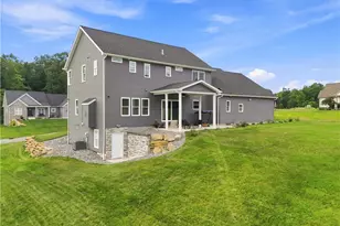 6385 Meander Glen Dr, Austintown, OH 44515 - Photo 3
