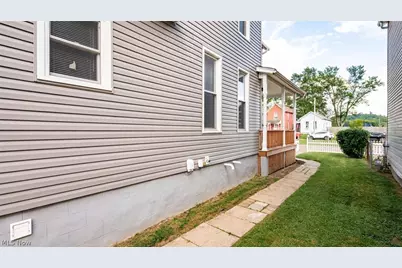 1421 Central Avenue, Zanesville, OH 43701 - Photo 11