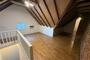 1958 E 120th St, Loveland, OH 44106 - Photo 5