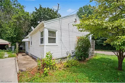 1761 Marks Avenue, Akron, OH 44305 - Photo 5
