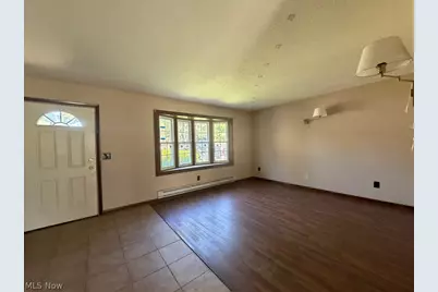 615 Bowling Green Circle, Elyria, OH 44035 - Photo 3
