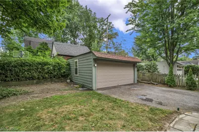 3295 Glencairn Road, Huber Heights, OH 44122 - Photo 35