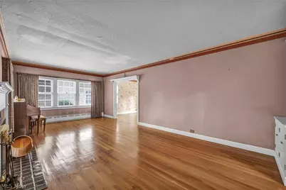 3295 Glencairn Road, Huber Heights, OH 44122 - Photo 3