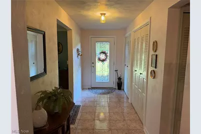 49261 S Park Circle, East Liverpool, OH 43920 - Photo 7