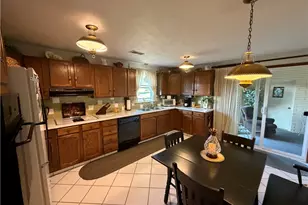 49261 S Park Cir, East Liverpool, OH 43920 - Photo 11