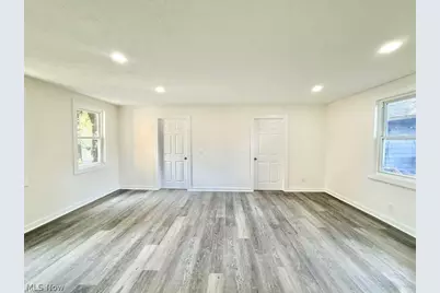 842 Starkweather Avenue, Loveland, OH 44113 - Photo 7
