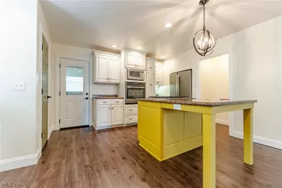 347 Bahlor St SW, Sugarcreek, OH 44681 - Photo 15