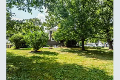 347 Bahlor St SW, Sugarcreek, OH 44681 - Photo 9