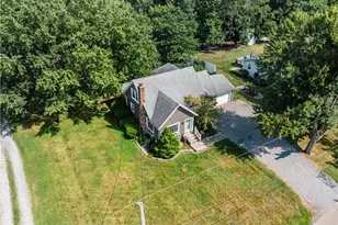 347 Bahlor St SW, Sugarcreek, OH 44681 - Photo 3