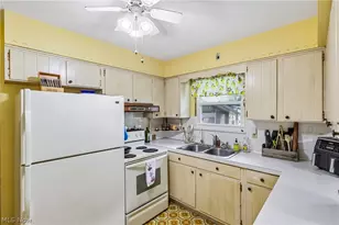 4908 Encino Dr, Akron, OH 44319 - Photo 13