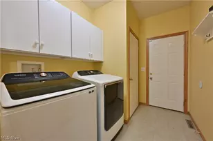 558 Mountain Lion Dr, LaGrange, OH 44050 - Photo 25