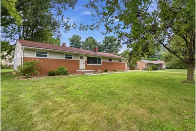 4828 Echoglenn Street NW, North Canton, OH 44720 - Photo 3