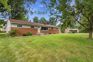 4828 Echoglenn St NW, North Canton, OH 44720 - Photo 3