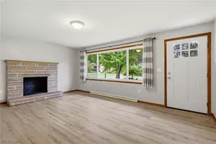 4828 Echoglenn St NW, North Canton, OH 44720 - Photo 7