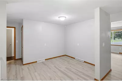 4828 Echoglenn Street NW, North Canton, OH 44720 - Photo 11