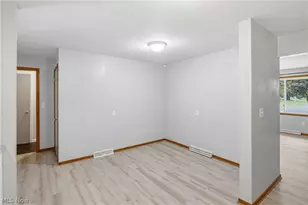 4828 Echoglenn St NW, North Canton, OH 44720 - Photo 11