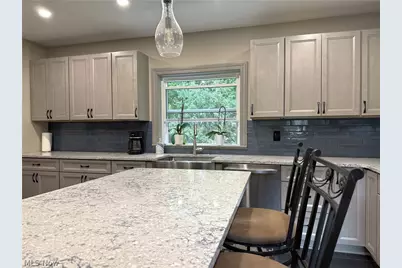 10990 Mayfield Road, Chardon, OH 44024 - Photo 7