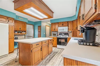 6385 Harbor Drive NW, Canton, OH 44718 - Photo 13