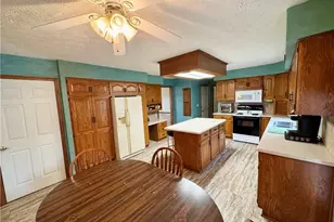 6385 Harbor Dr NW, Canton, OH 44718 - Photo 11