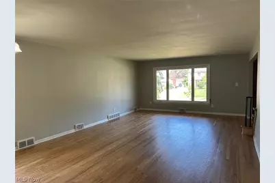 17914 Chagrin Boulevard, Huber Heights, OH 44122 - Photo 7