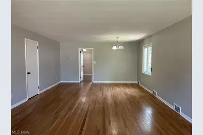 17914 Chagrin Boulevard, Huber Heights, OH 44122 - Photo 5